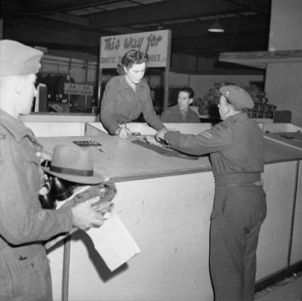 Demobilisation_of_British_Service_Personnel._H42442