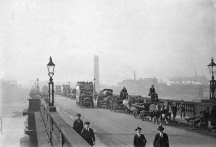 Waterloo Bridge in 1921.