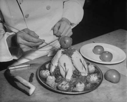 Chaufroid de Volaille Yorkaise served at Piccadilly's Regent Palace Hotel