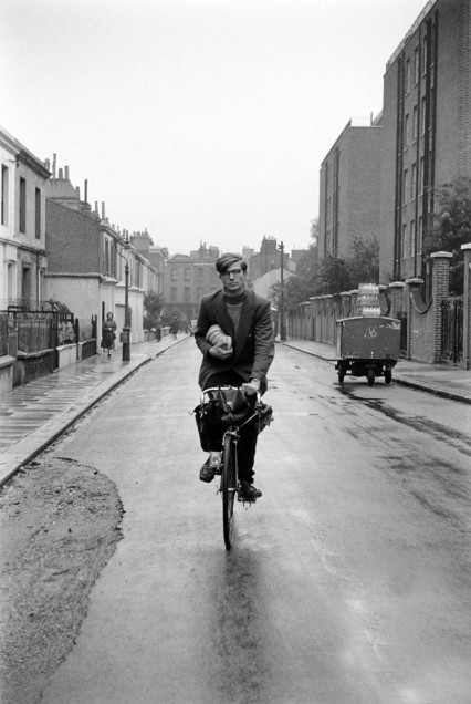 colin-wilson-with-bananas-on-bike-2