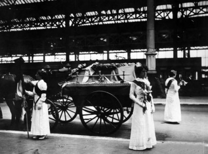 guarding Davison's coffin at Kings Cross station