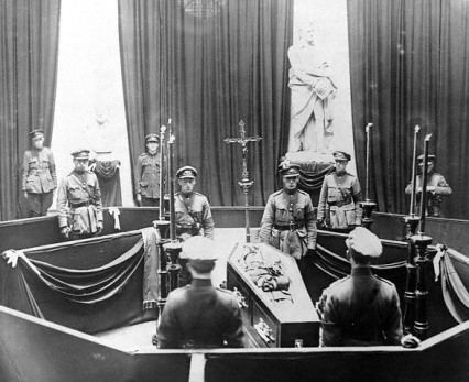 The coffin bearing the body of Michael Collins lying in state in the City Hall, Dublin. September 2, 1922 Dublin, Ireland