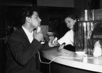 The Moka coffee bar in 1953, seemingly offering a free electric shave