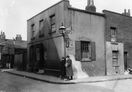 two-men-on-the-corner-in-chinatown